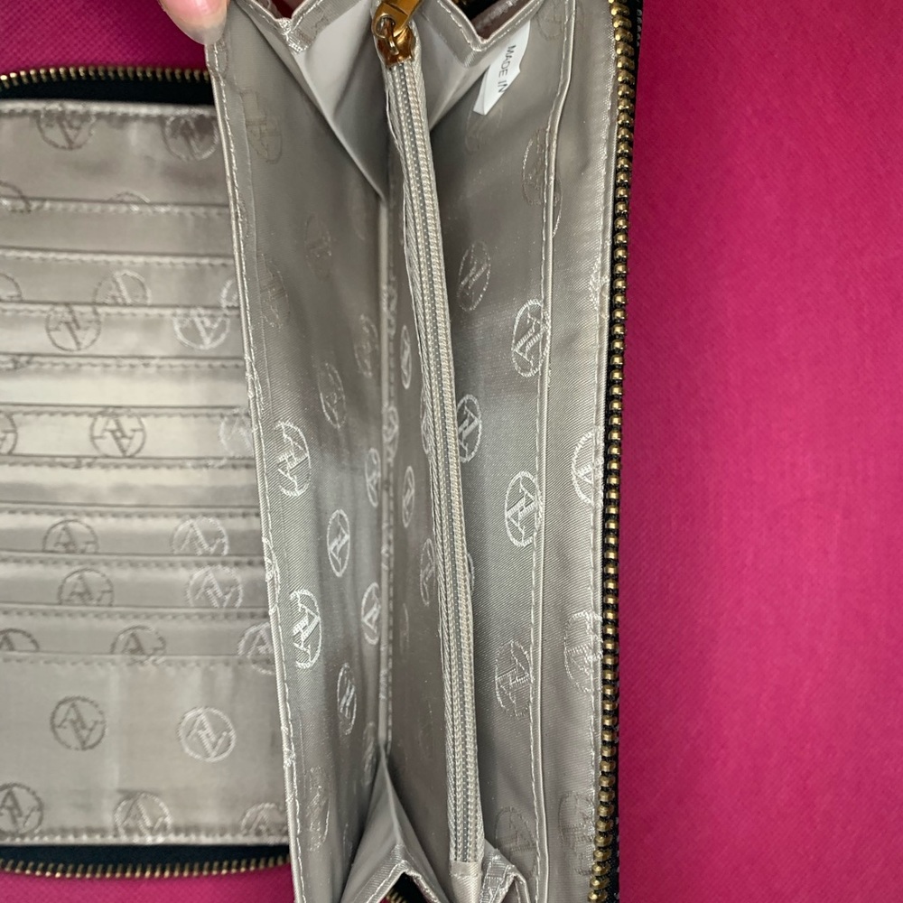 wallet - Picture 3 of 4